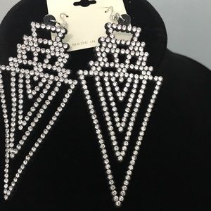 Fabulous earrings, get a free gift too!